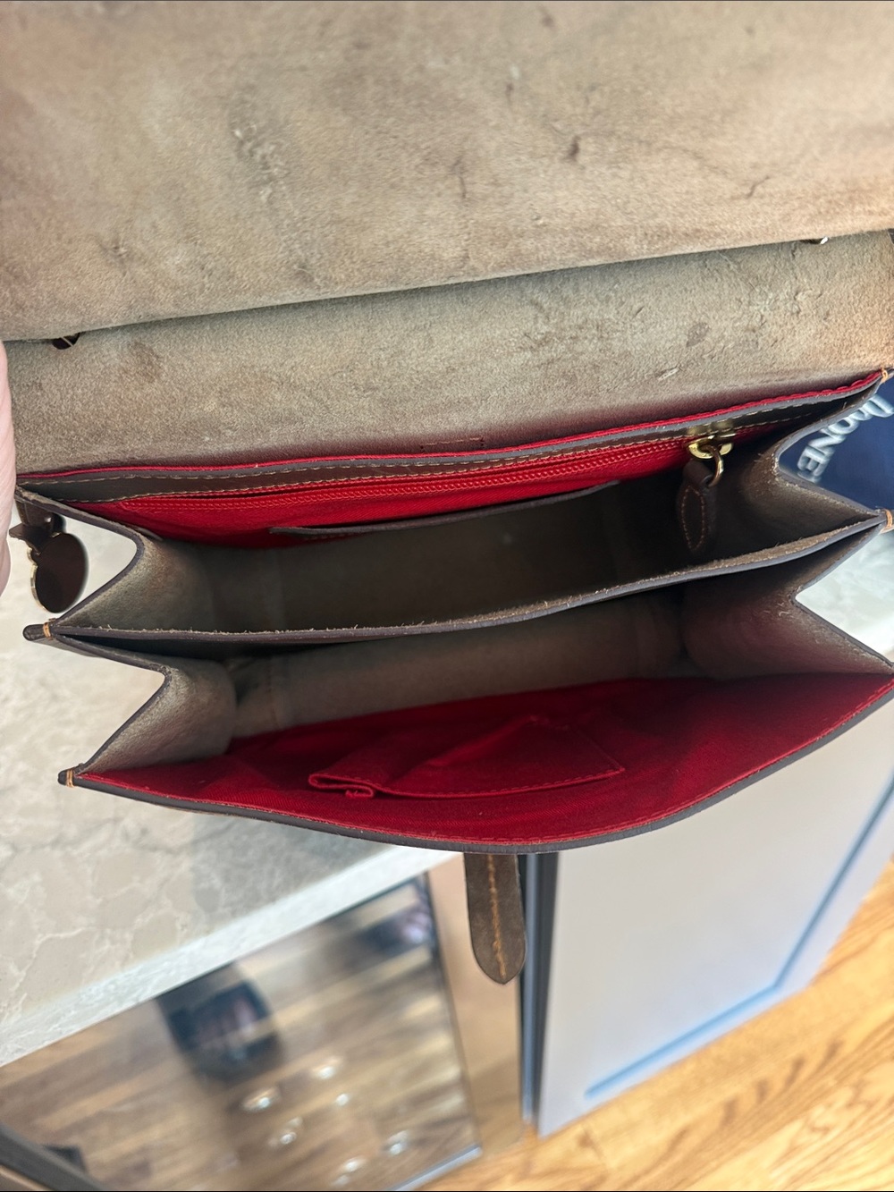 Dooney and Bourke flip tab Alto messenger crossbody - Picture 7 of 10